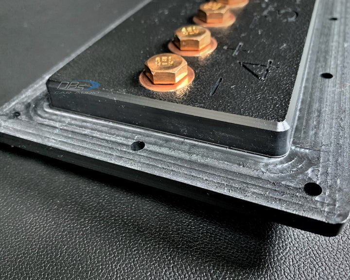 Placa terminal de caja de altavoz SMD de 4 canales con hardware de cobre 100% libre de oxígeno y bisel acrílico negro